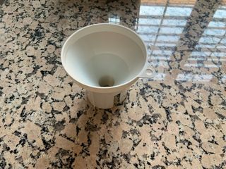 Embudo para echar la sal lavavajillas