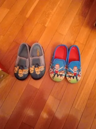 Zapatillas cerradas niño Minions y Patrulla Canina