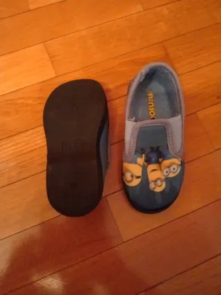 Zapatillas cerradas niño Minions y Patrulla Canina