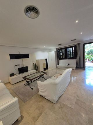 Piso en alquiler en Nueva Andalucía centro en Marbella