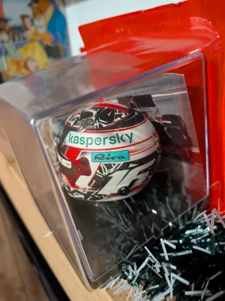 Casco Ferrari Charles Leclerc 2021 Spark, 1:5