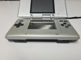 Nintendo DS Plata + Cartucho multijuegos + Funda