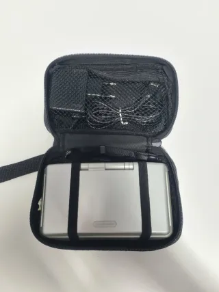 Nintendo DS Plata + Cartucho multijuegos + Funda