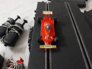 Pista Polistil con macchinine e accessori