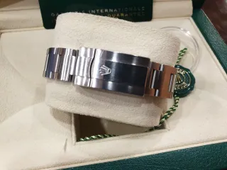 Rolex Oyster Perpetual 41mm Azul - Full Set - 2023