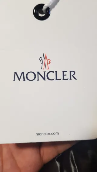 Chaleco Moncler Negro con Capucha