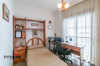 Casa adosada en venta en Loja