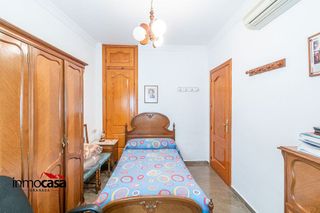 Casa adosada en venta en Loja