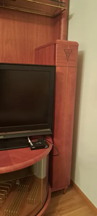 Mueble salón cerezo y cristal