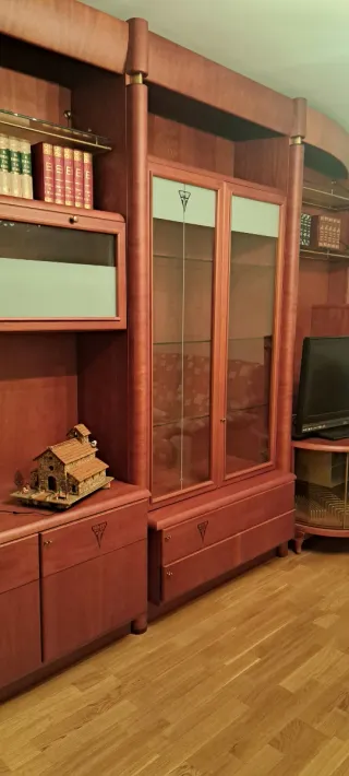 Mueble salón cerezo y cristal
