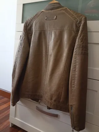 Chamarra de cuero café