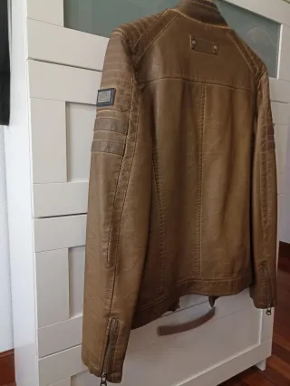 Chamarra de cuero café