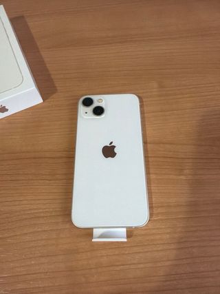 iPhone 13 Blanco con Cargador Salid Batería 74