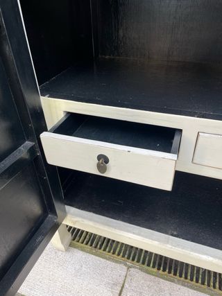 Mobiletto Orientale Bianco e nero