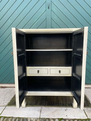 Mobiletto Orientale Bianco e nero