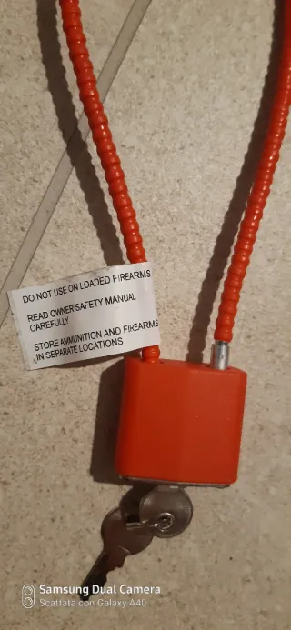 2 Lucchetti Master Lock con doppia chiave ognuno