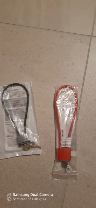 2 Lucchetti Master Lock con doppia chiave ognuno