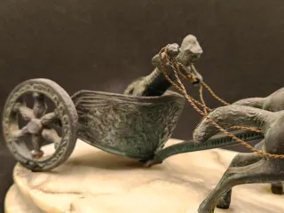 Biga Romana in Bronzo e base in Marmo