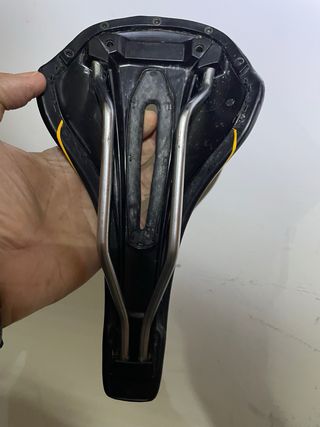 Sillín Specialized Phenom Negro/Amarillo 143