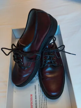 Zapatos Acebo's cordones burdeos talla 36-37.