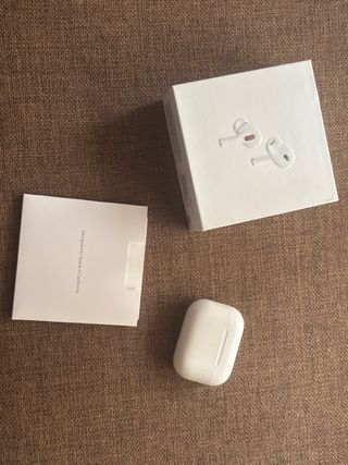 Pacchetto iPhone 11 + AirPods Pro 2 + accessori