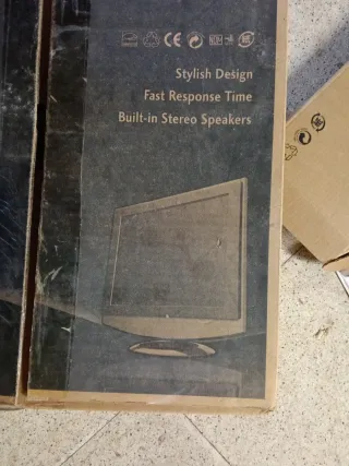 Monitor LG Multifunción Gris y Blanco 17 pulgadas.