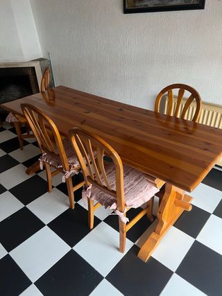 Mesa comedor madera + 4 sillas