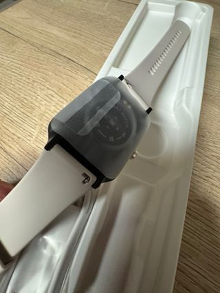 Smartwatch Beige y Dorado