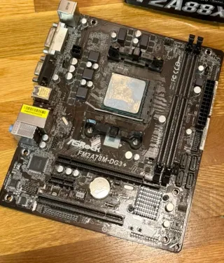 Placa Base ASRock FM2A78M-DG3+ con CPU AMD AthlonX