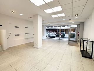 Local comercial en venta en Ermitagaña - Mendebaldea en Pamplona