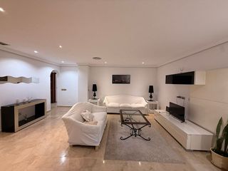 Piso en alquiler en Puerto Banús en Marbella