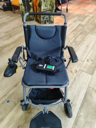 Silla de ruedas eléctrica plegable (22kg)