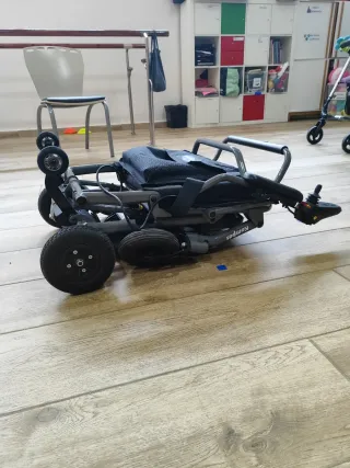 Silla de ruedas eléctrica plegable (22kg)