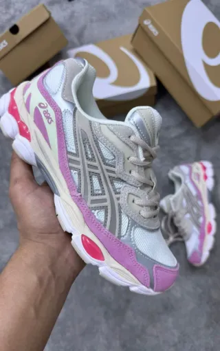 Zapatillas Asics Mujer Rosa y Blanco