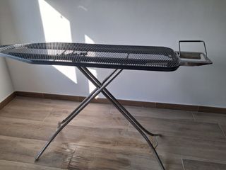 Tabla de planchar metálica