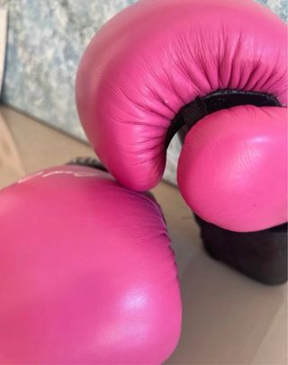 Guantes de Boxeo Red Glove Rosa y Negro.