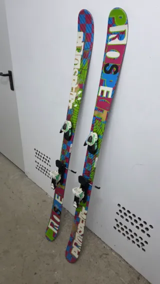 Esquís PROSPECT con fijaciones