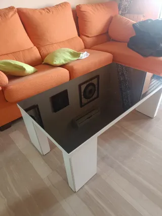 Mesa auxiliar cristal y madera