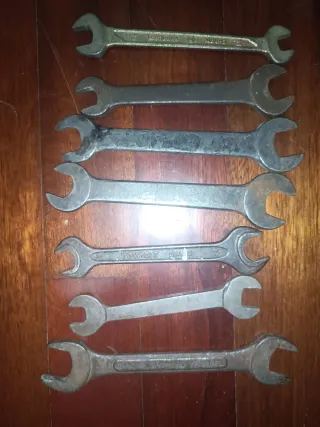 Juego de llaves antiguas