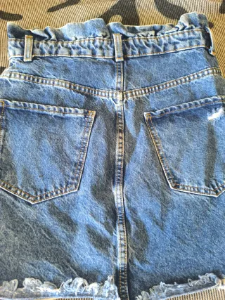 Lote 3 faldas mujer Bershka y Stradivarius