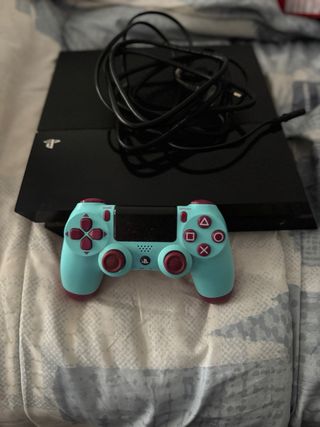 PS4 (PlayStation 4) Negra + Mando + Cables