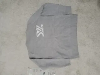 Jersey Louis Vuitton Gris con Logo Blanco