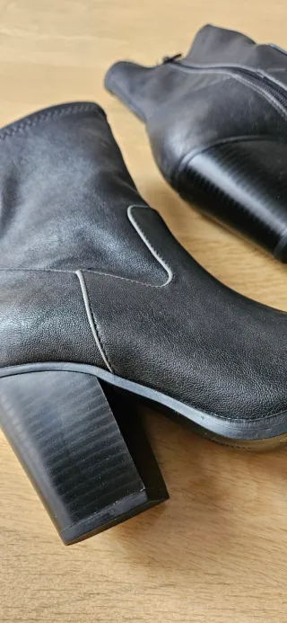 Botines cowboy Stradivarius marrones