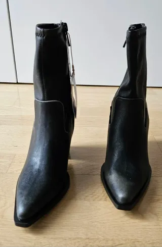 Botines cowboy Stradivarius marrones