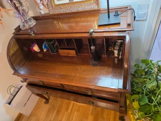 Escritorio Isabelino de Madera