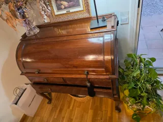 Escritorio Isabelino de Madera