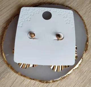 Pendientes dorados forma ondulada