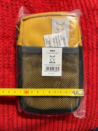 Riñonera Altus Praga Mostaza con correa nueva