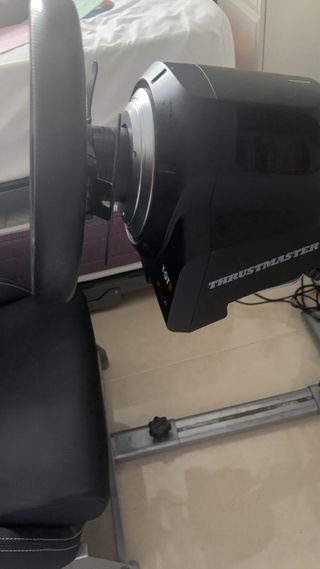 Volante Thrustmaster Sim Racing + Silla