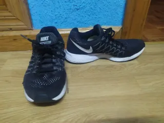 Nike Pegasus 32 Hombre Talla 42 Negras